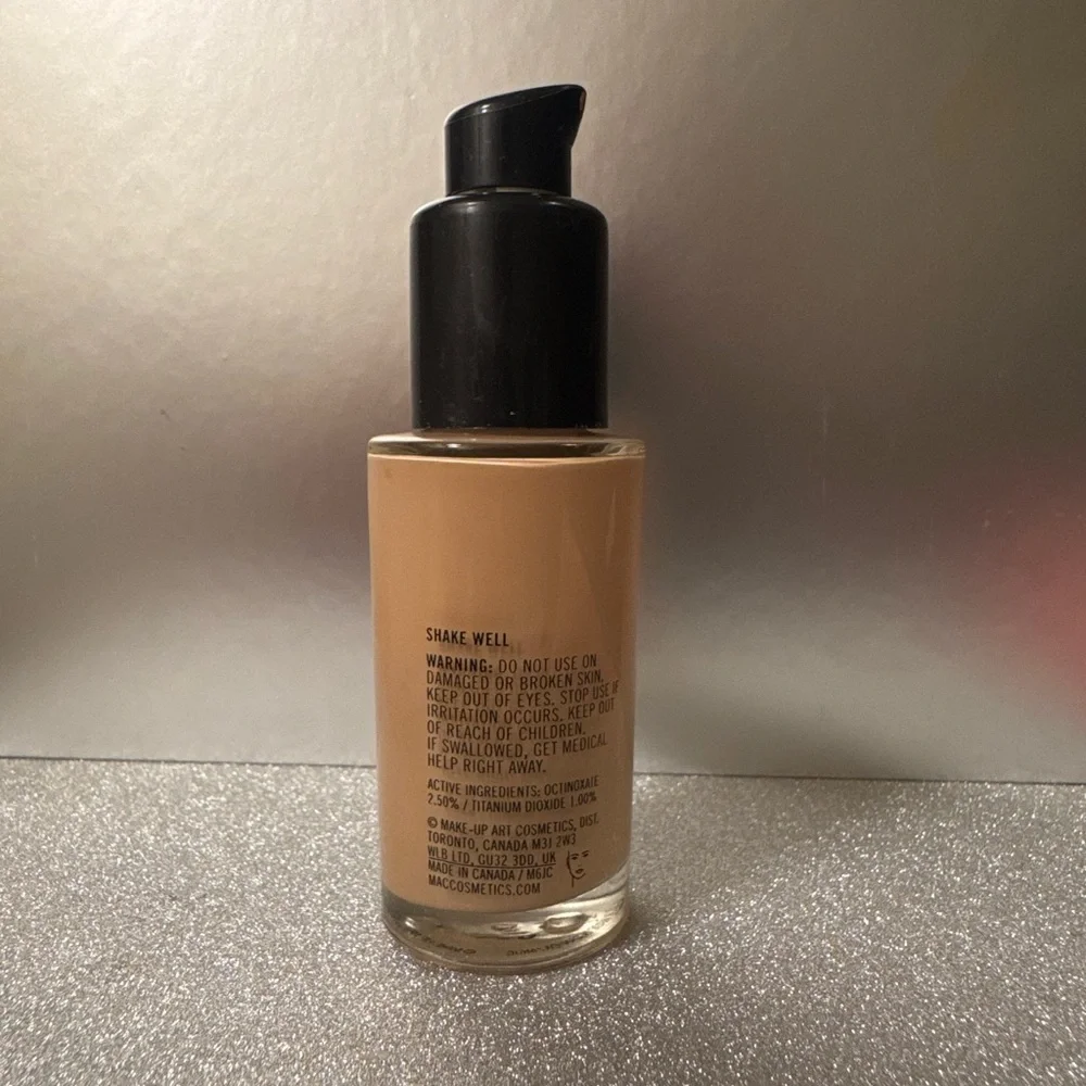 MAC Studio Fix Fluid SPF15 Foundation Shade N4.5 Light Neutral Full Coverage
